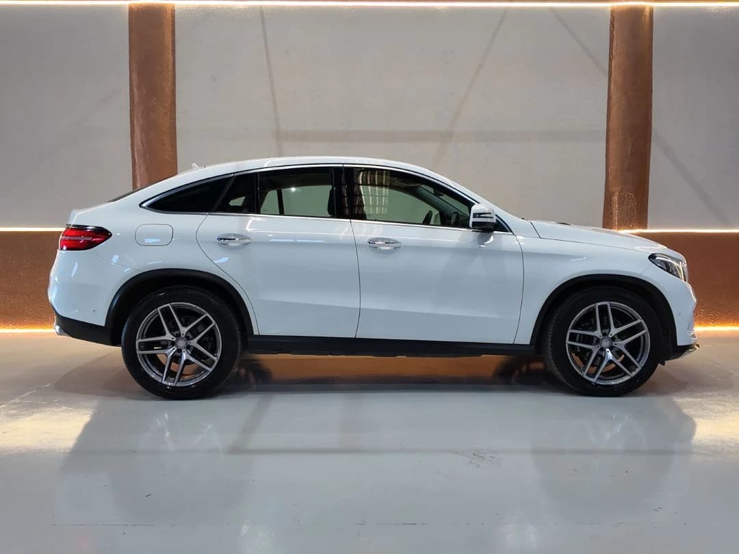 MERCEDES-BENZ GLE — fotografía 2