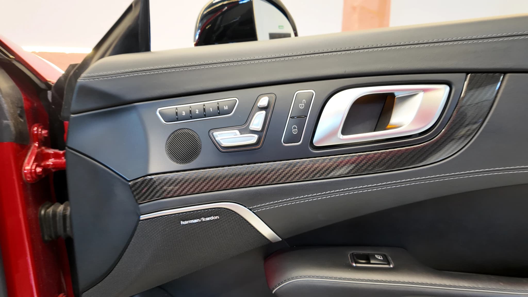 MERCEDES-BENZ SL — fotografía 33