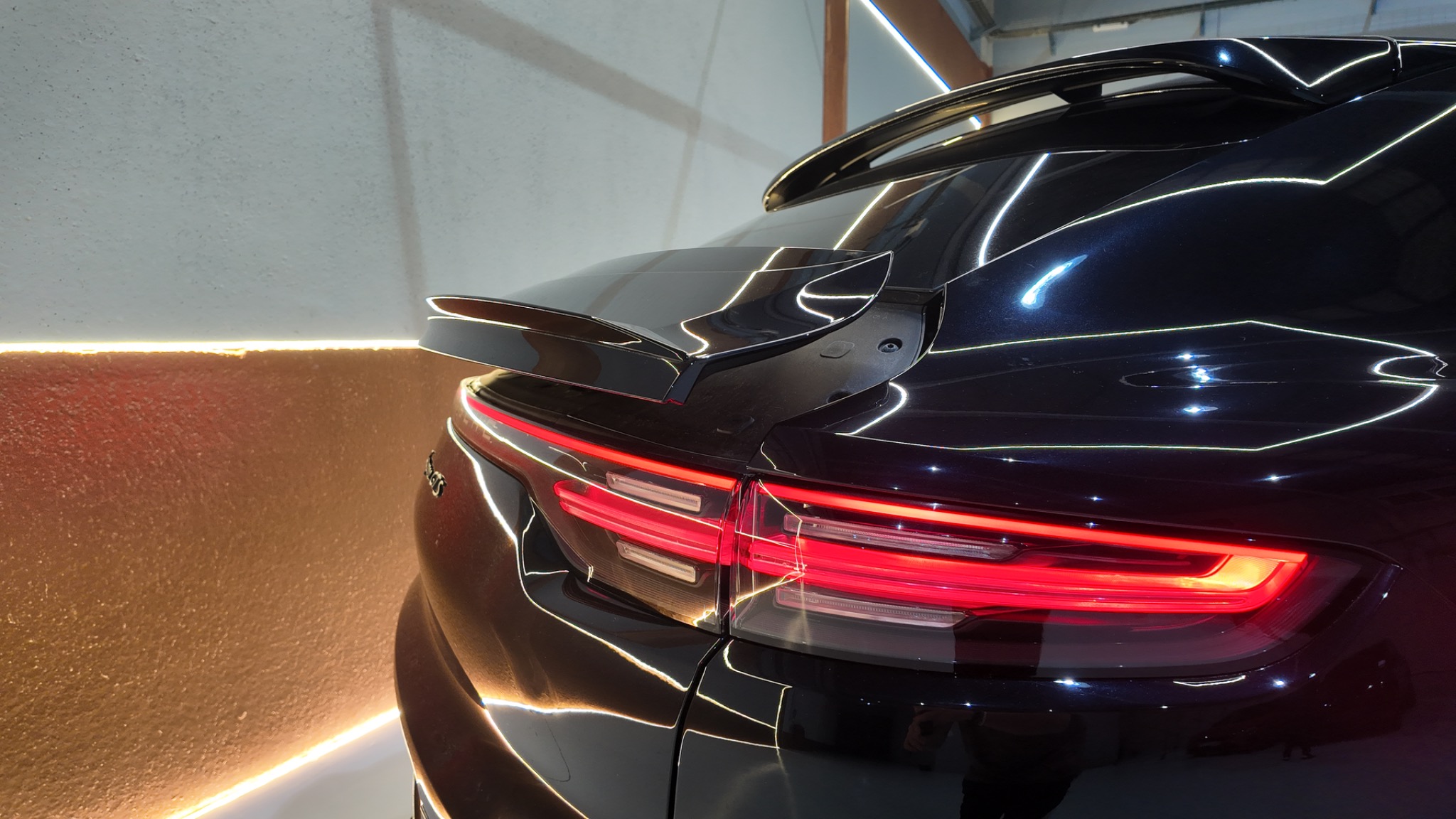 Detalle alerón Porsche Cayenne Coupé GTS