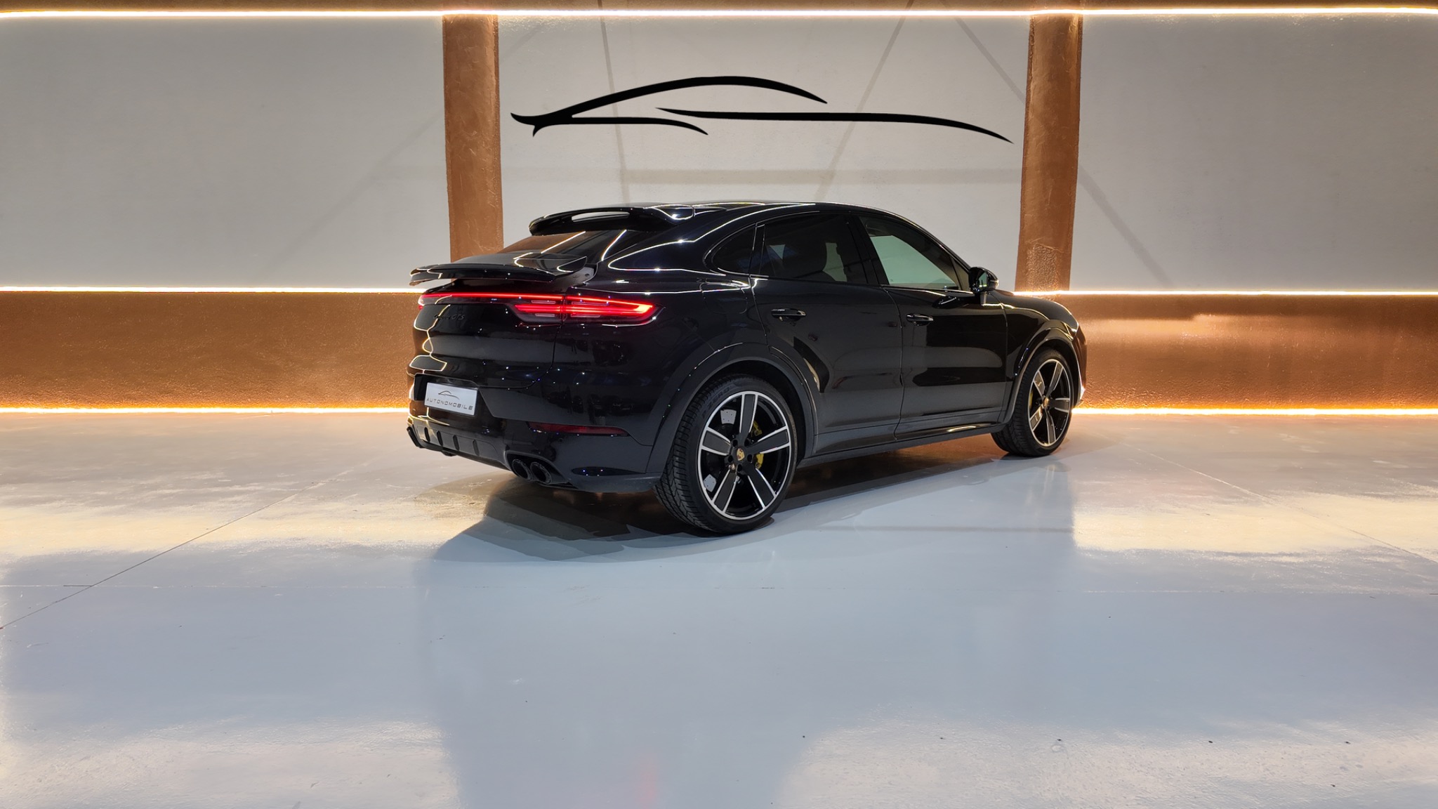 Porsche Cayenne Coupé GTS trasera lateral