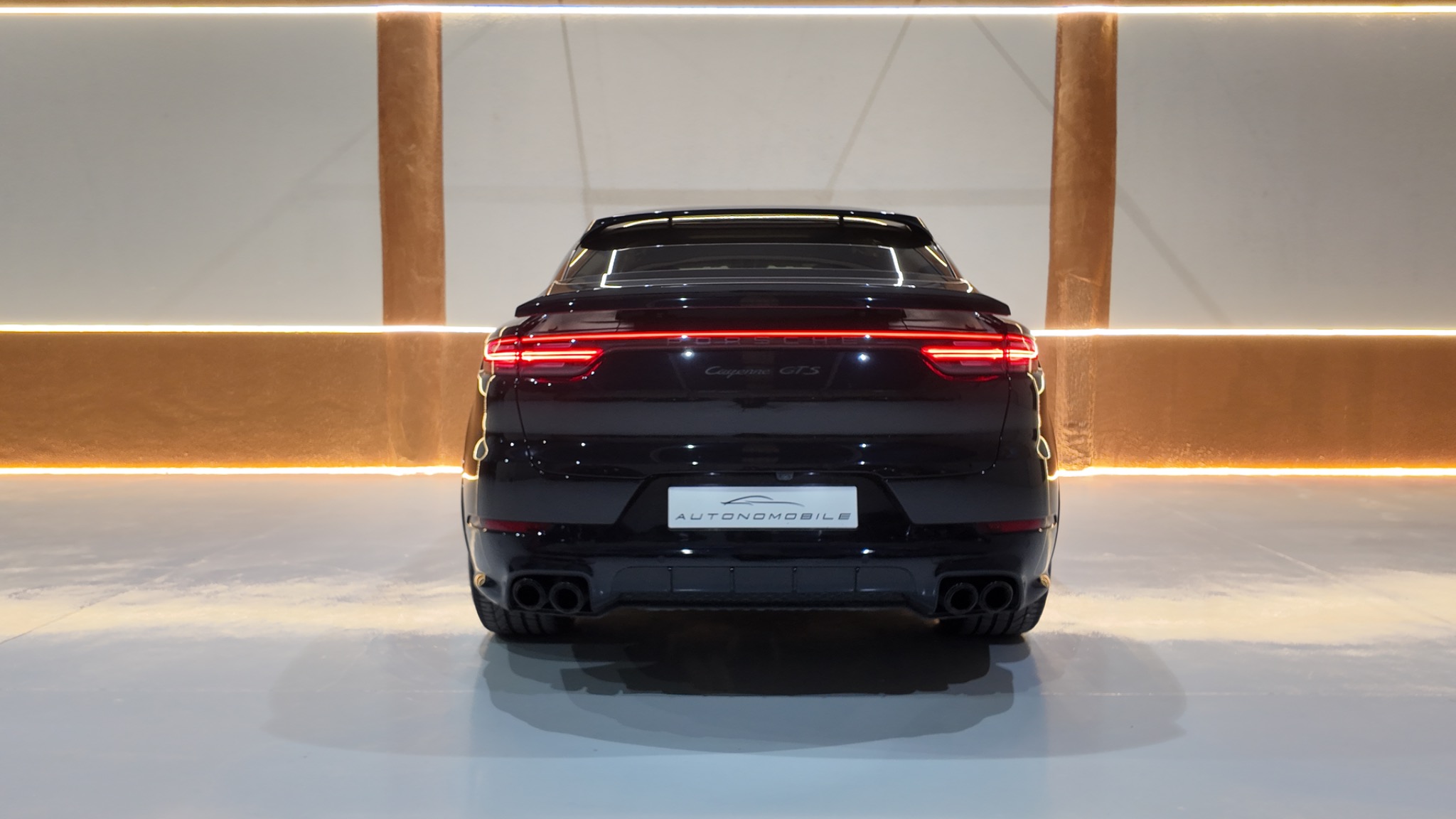 Porsche Cayenne Coupé GTS trasera