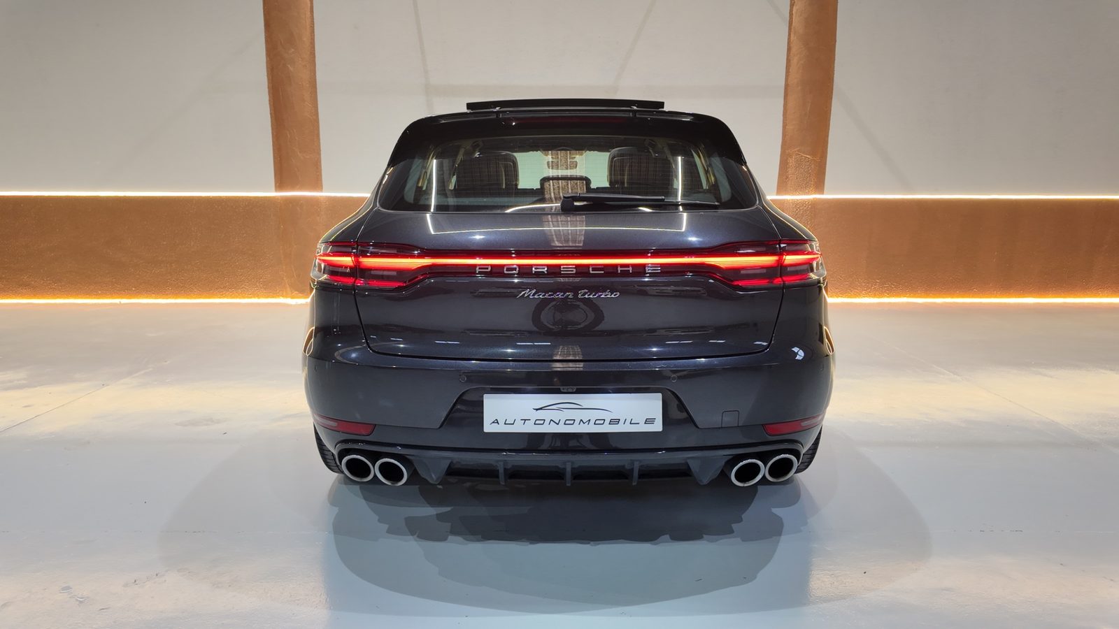 Porsche Macan Turbo trasera