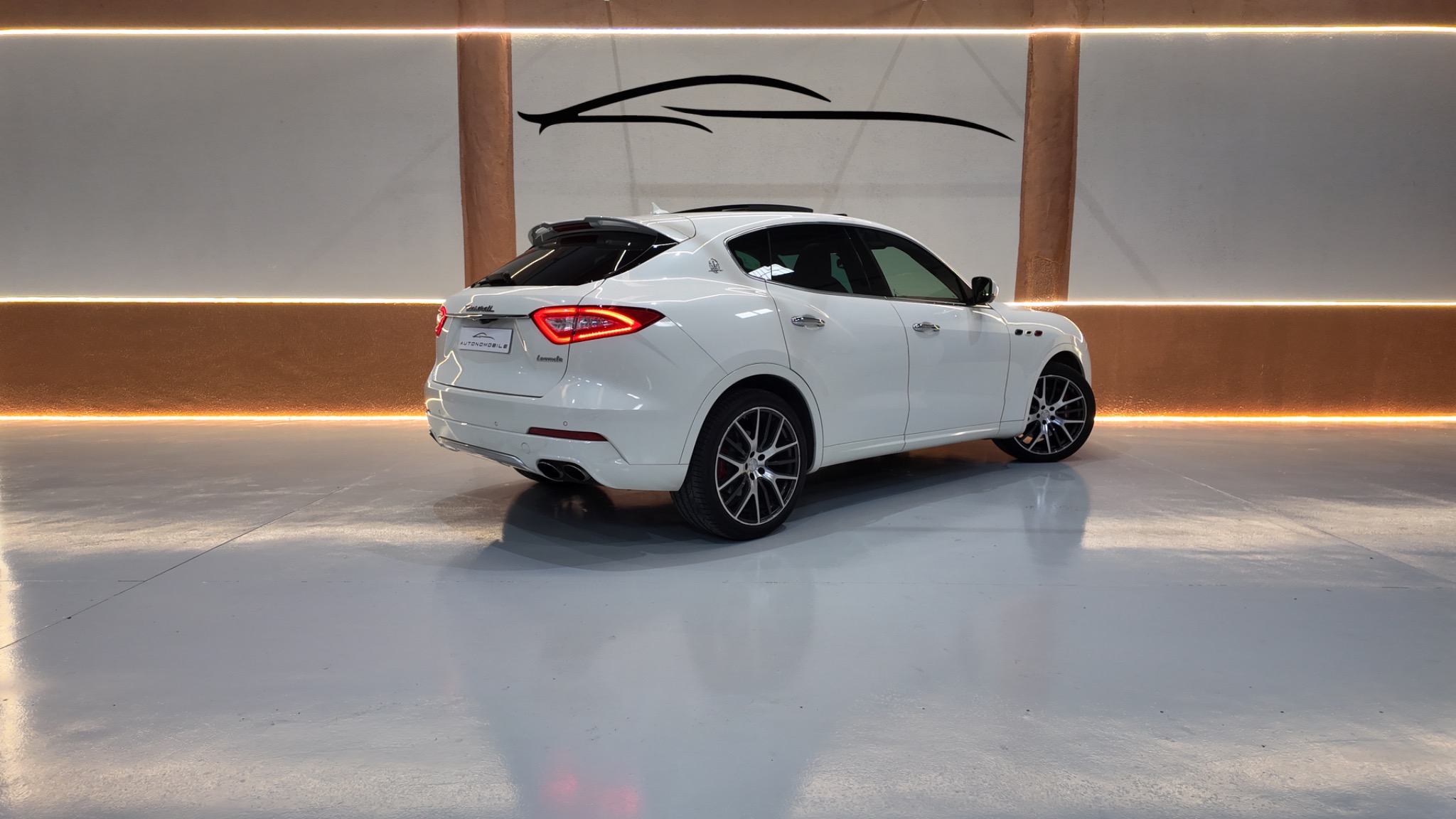 Maserati Levante trasera lateral